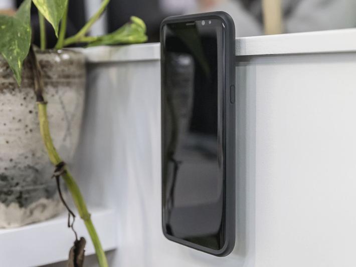 ADHESIVE WALL MOUNT
